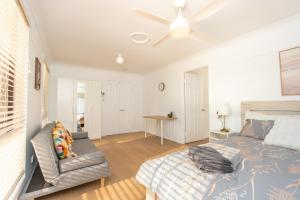 Cozy Studio Suite in House - Private Kitchen Bath