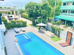 Crystal Suites Suvarnbhumi Airport