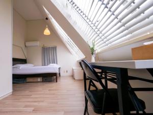 7時IN19時OUT # 新宿駅電車4分 # 駅8分 # 新規リノベーション # 最大5名 # 専用バスキッチン # 7 00 IN19 00 OUT # 4 min train to Shinjuku # 8 min walk to station # Newly renovated # Max 5 guests # Private bath kitchen