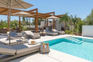 Lanik Luxury Pool Villa