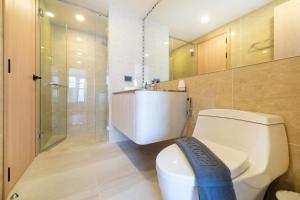 Ozone 2 Bed Condominium in Splendid Laguna Area