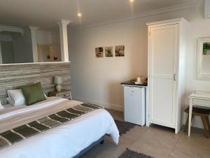 Oceans Drift Guest House & Self Catering