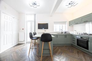 The Groves- Modern En-Suite Rooms-Close To MRI & City Centre