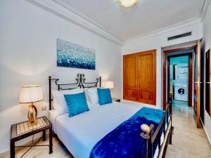 Majorelle Appartement - Balcony and Netflix