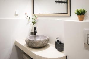 Panormou Neon - Urban Apartment 2A