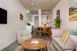 ONEHUNDRED ON M Apartments