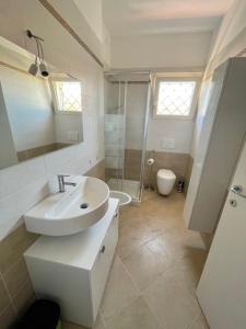 Il Delfino - Appartamento con Terrazza e Piscina img16