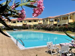 Il Delfino - Appartamento con Terrazza e Piscina