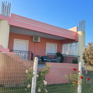 Harys House Cozy Getaway 5 min from the Beach
