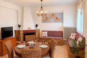 Harys House Cozy Getaway 5 min from the Beach