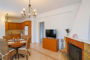 Harys House Cozy Getaway 5 min from the Beach
