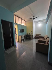 BLiSSFULL HOME Min-away frm GNRC Healthcty Hosptal