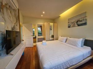 The Lago Naiharn by Sala Estate