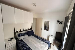 Apto 1 quadra da praia com garagem