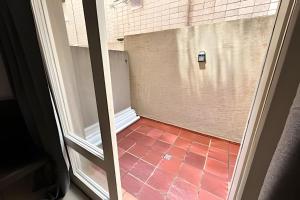 Apto 1 quadra da praia com garagem