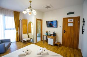 Hotel Fantazia Oradea - Self Check In & Out
