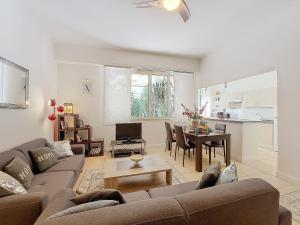 Nestor&Jeeves - SQUARE PROMENADE - Central - Close sea