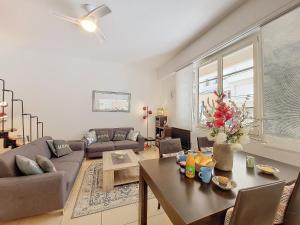 Nestor&Jeeves - SQUARE PROMENADE - Central - Close sea