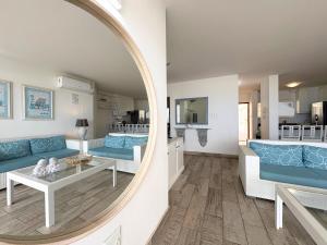 5 Glitter Bay - Seaviews and beach access - Umhlanga 2BR