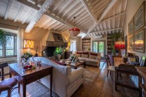 Case Novole 10 Emma Villas