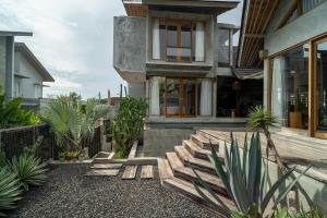 3BR Modern Industrial Villa in the Heart of Canggu by Santi Management