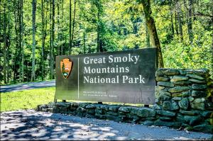 Glorious Cabin with Hot-tub in Gatlinburg, Tennessee