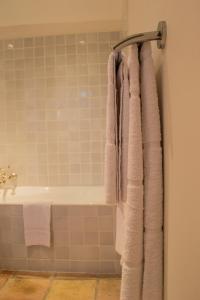 Hotels Auberge De Tourrettes : photos des chambres