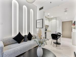 Luxurious Escape - ZADA TOWER - Close to Dubai Mall & Burj Khalifa