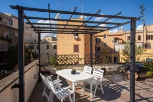 Interno Otto con Bellissima Terrazza e Gazebo