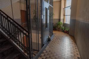 Modern Bright 2BR Penthouse Close to City Center