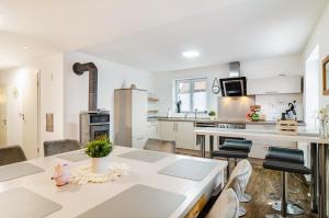 Salem´s Treasure Manor