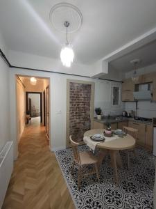 balcony 2BR apt near to nişantaşi #2