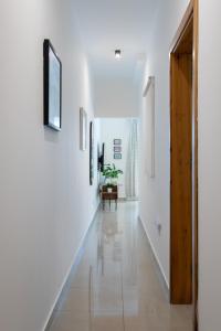 Cosy 3BR Duplex Penthouse with Terrace & Views by Isola360