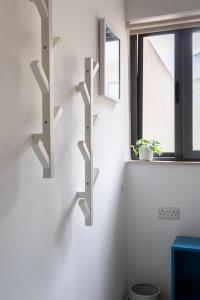 Cosy 3BR Duplex Penthouse with Terrace & Views by Isola360