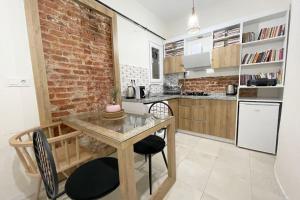 balcony 2BR apt with 2toilet and 2bath near to nişantaşi #3