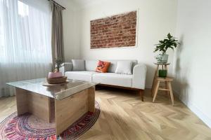 balcony 2BR apt with 2toilet and 2bath near to nişantaşi #3