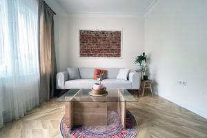 balcony 2BR apt with 2toilet and 2bath near to nişantaşi #3