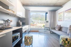 413 WEX1 by Perch Stays