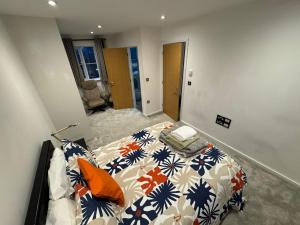WBC R3 - Modern Ensuite room Wednesbury
