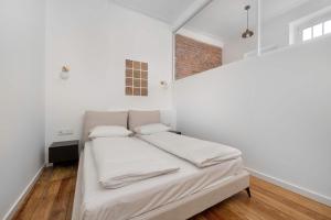 Elegant and Bright Apartment Plac Staszica Perfect for Remote Work by Renters Prestige