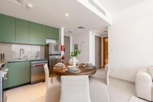 Elegant 1 Bedroom with Balcony in City Walk