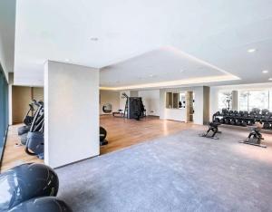 Elegant 1 Bedroom with Balcony in City Walk