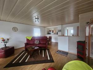 Ferienhäuschen in der Nähe der Kirche