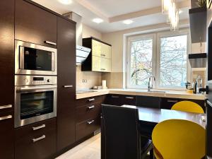 Widok 16 Apartment - Balcony - 500m Main Square