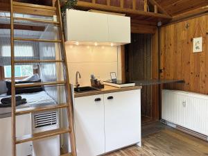 Tiny House mit Garten in See-Nähe