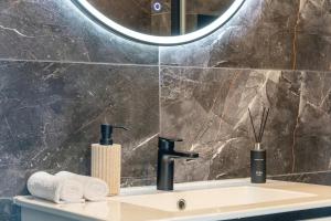 Terrace Apartment near Ozas