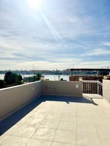 Royal Home Dome Style - Top Floor Apartment