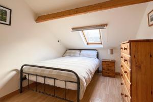 Fabulous Central Belfast Large 4 Bedroom Townhouse - Off Street Parking