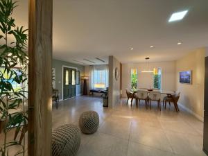 Casa com piscina priv em Condominio, vista lagoa!