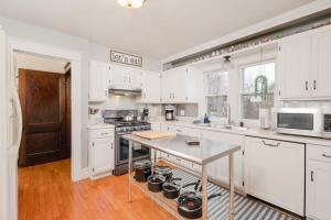 Character Family Home - 3 bedroom 2 bath